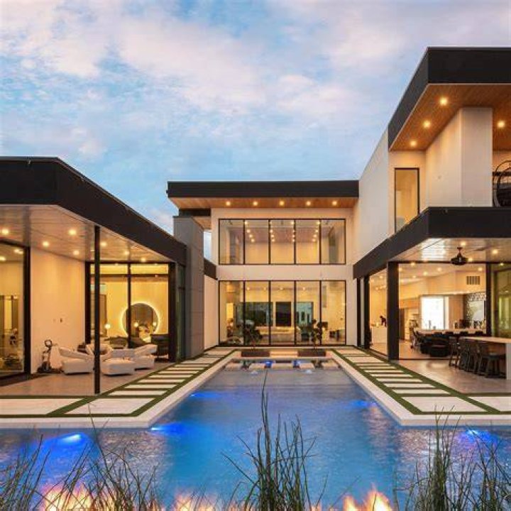 Are contemporary homes more expensive to build?