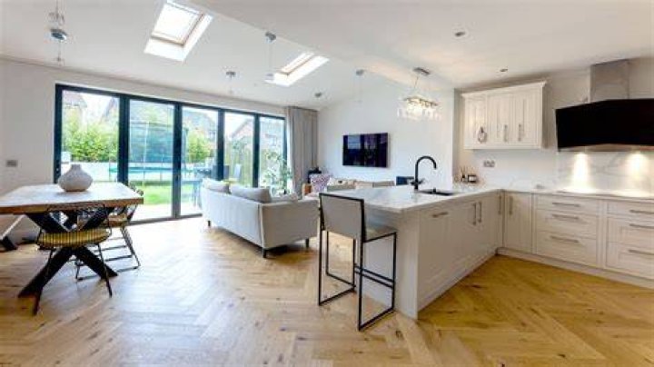 Are open plan kitchens still popular?