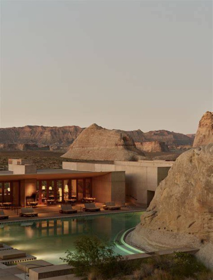 Does amangiri allow dogs?
