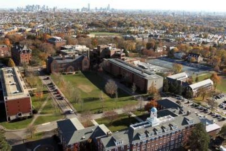Does tufts have a law school?