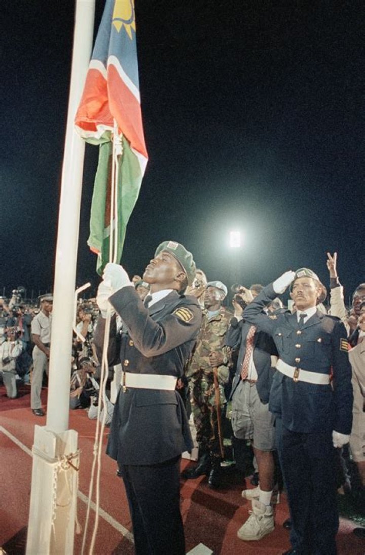 How did namibia gain independence?