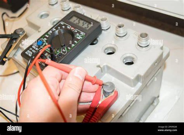 Should caps be taken off when charging a battery?