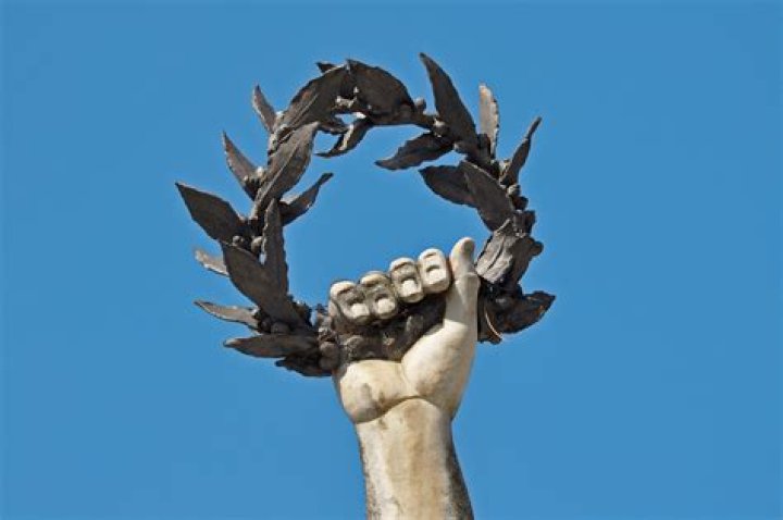 Where did wreaths come from?