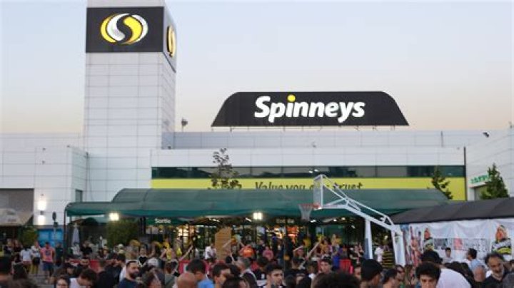 Who owns spinneys lebanon?