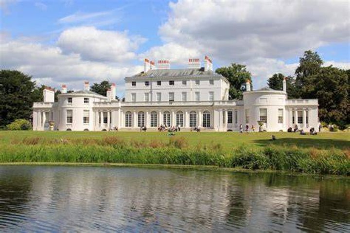 Why is it called frogmore cottage?