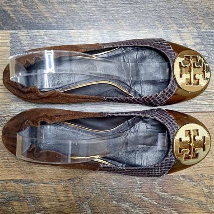 Will tory burch flats stretch?